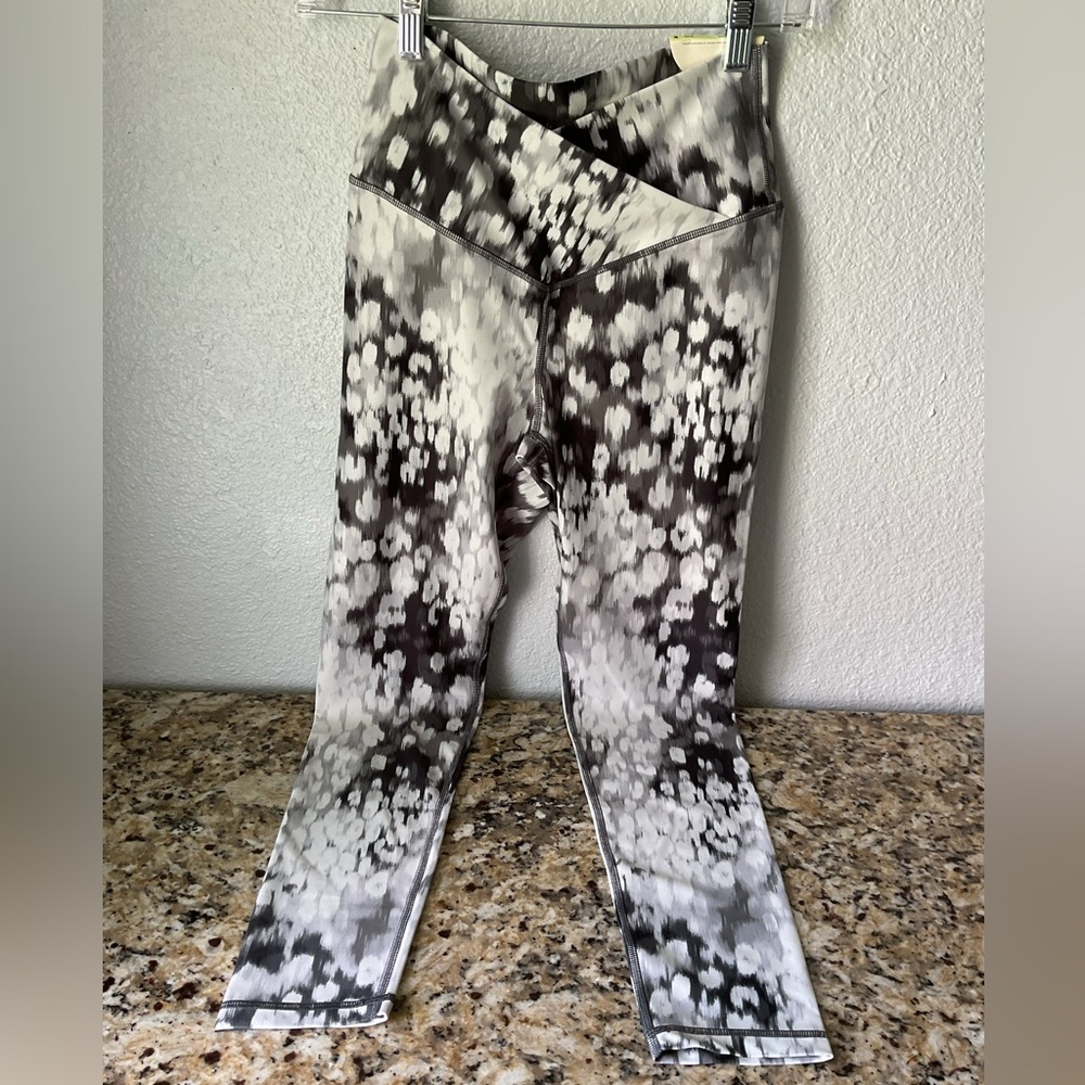 Offline by Aerie High Rise Medium NWT Leggings